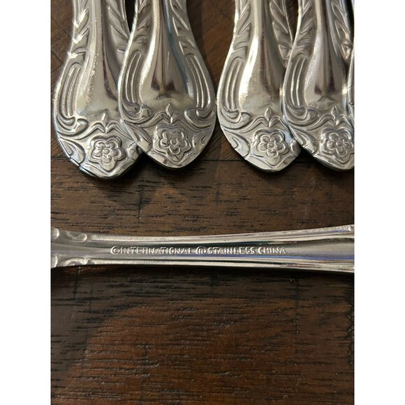 51-Piece International Silver Queens Fancy Stainless Flatware Set - Picture 9 of 11